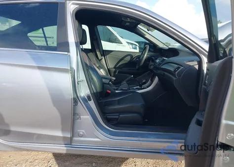 2017 Honda Accord Sport z USA, uszkodzony, nr VIN 1HGCR2F68HA142176